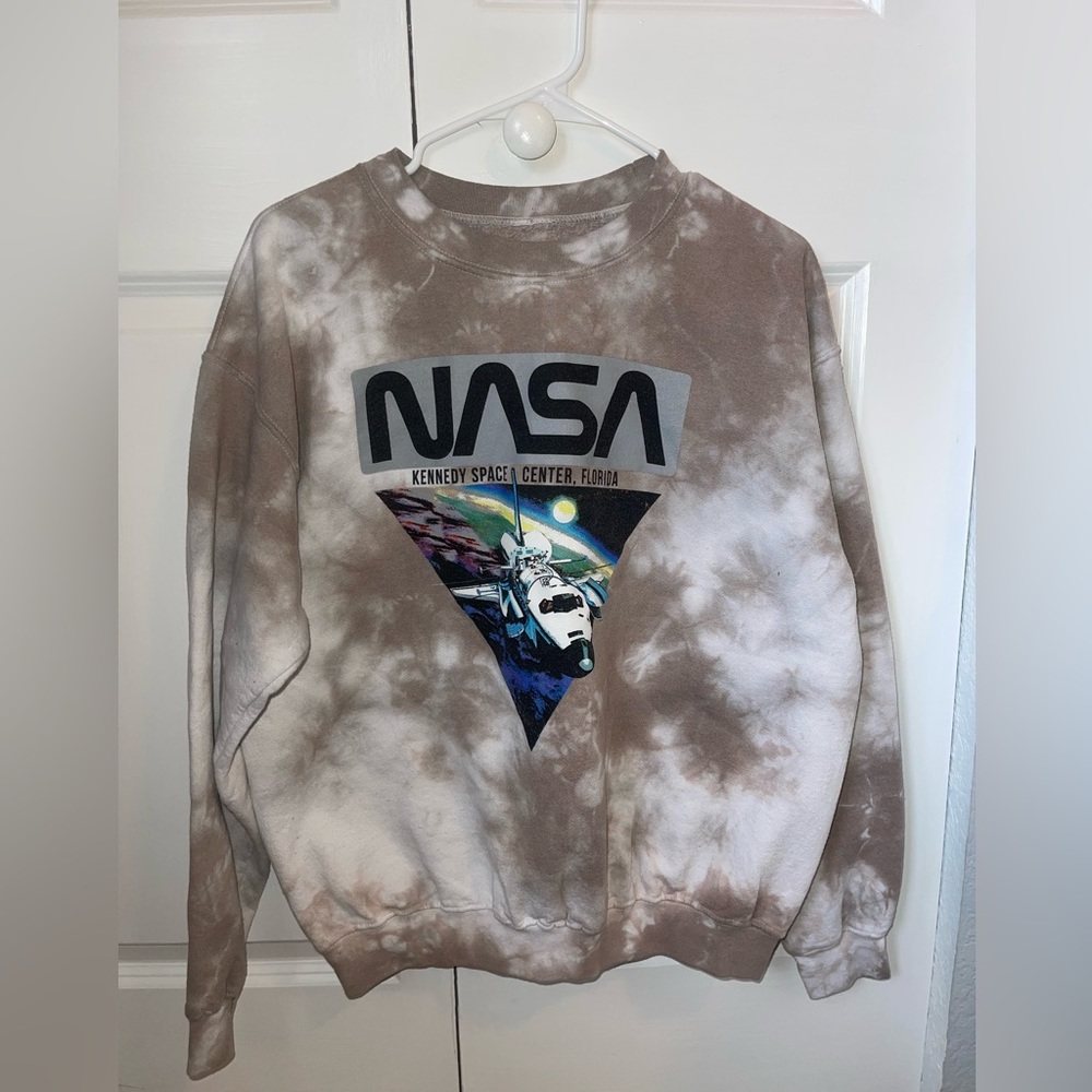Light wash NASA crewneck